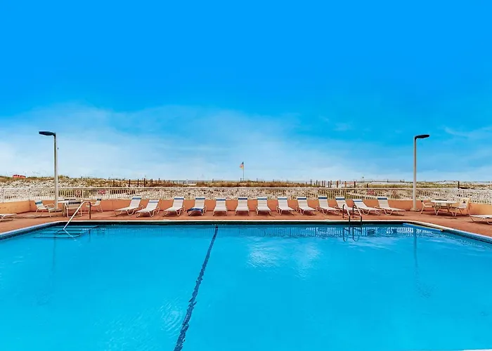 Sunny Gulf-front With Private Balcony Shared Outdoor Pool Great Views Holiday home