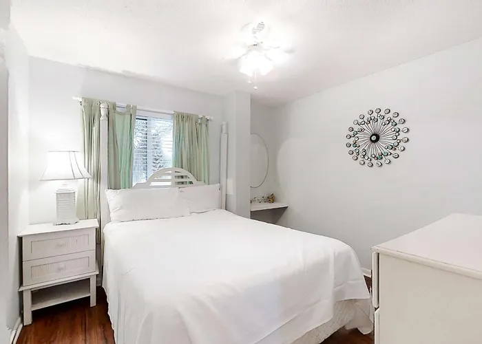 Holiday home Sunny Gulf-front With Private Balcony Shared Outdoor Pool Great Views Gulf Shores