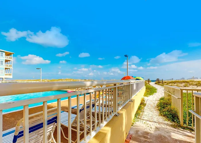 Sunny Gulf-front With Private Balcony Shared Outdoor Pool Great Views Holiday home *
